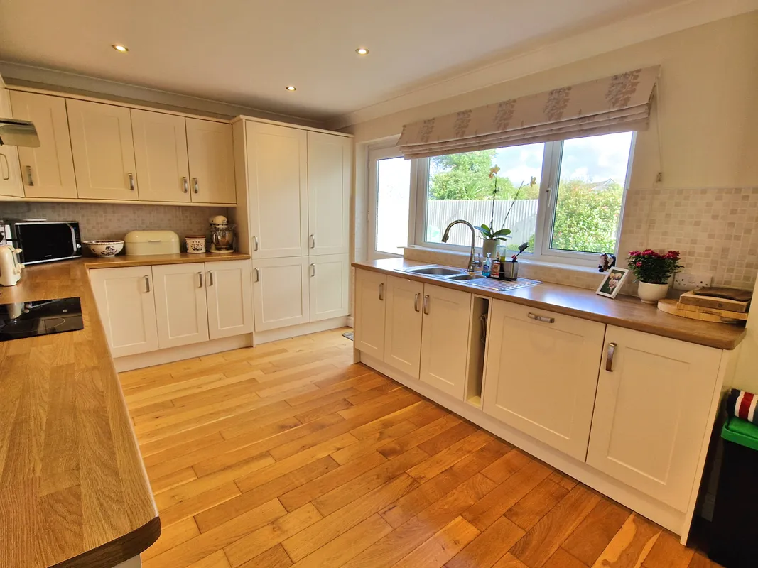 WIDGEON CLOSE, PORTHCAWL, CF36 3QE