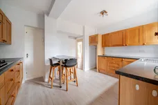Medina Avenue, Esher, KT10 photo 2