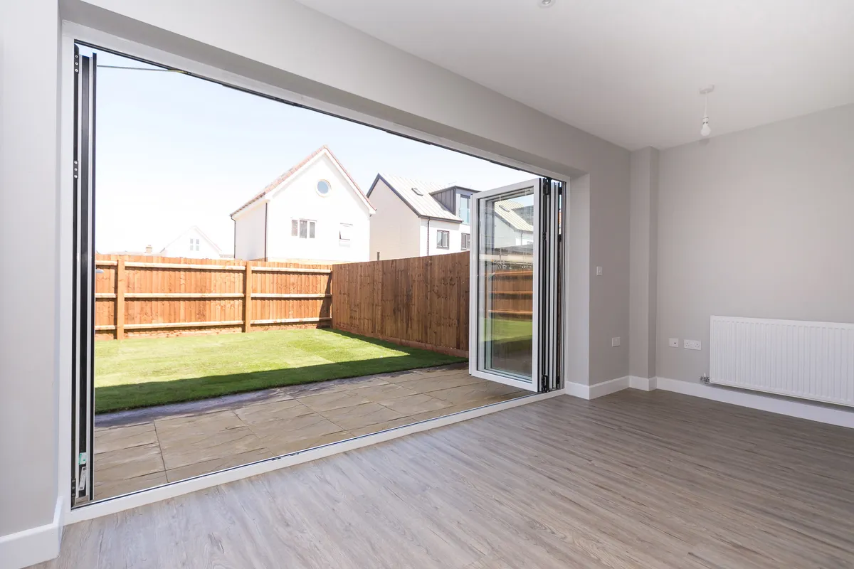 Elliott Road, MARCH