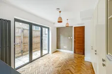 Devonshire Road, London, W4 photo 8