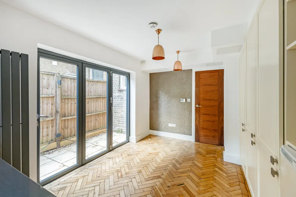 Devonshire Road, London, W4 photo 8