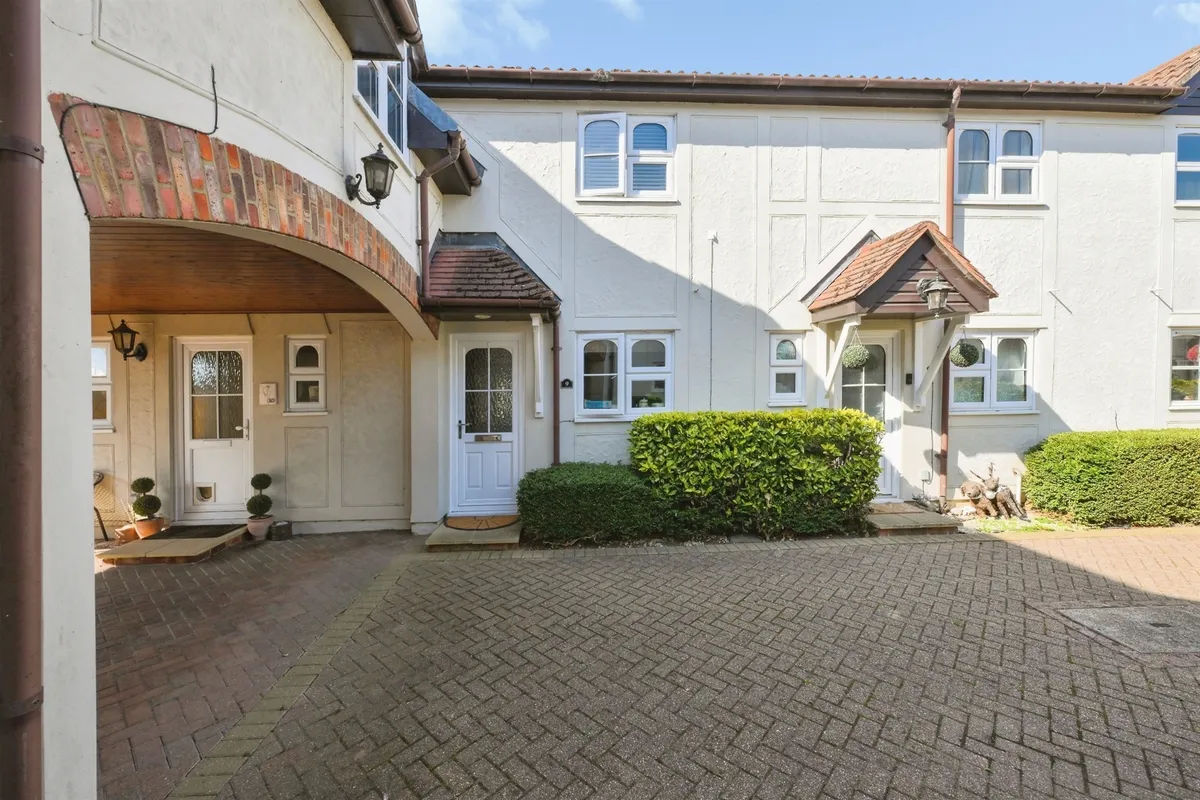 River Court, Chapmore End, Ware