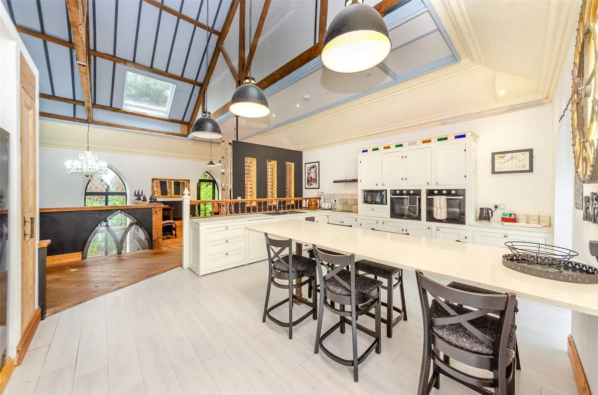 Bryn Crwn, Cwm-y-Glo, Caernarfon, Gwynedd, LL55