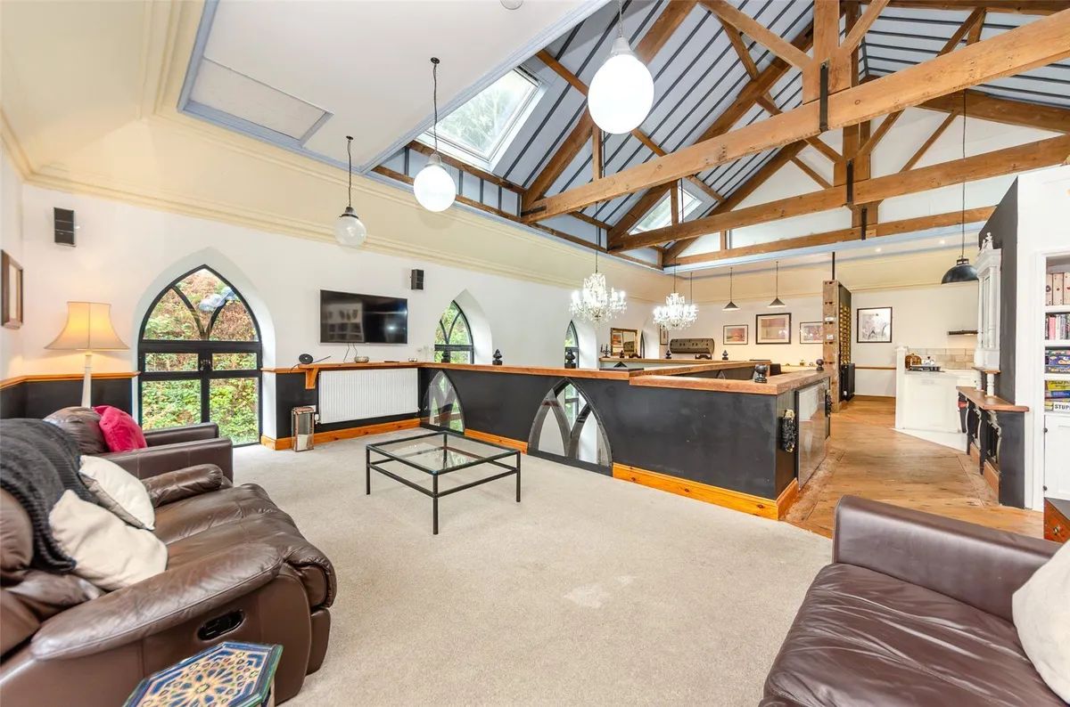 Bryn Crwn, Cwm-y-Glo, Caernarfon, Gwynedd, LL55