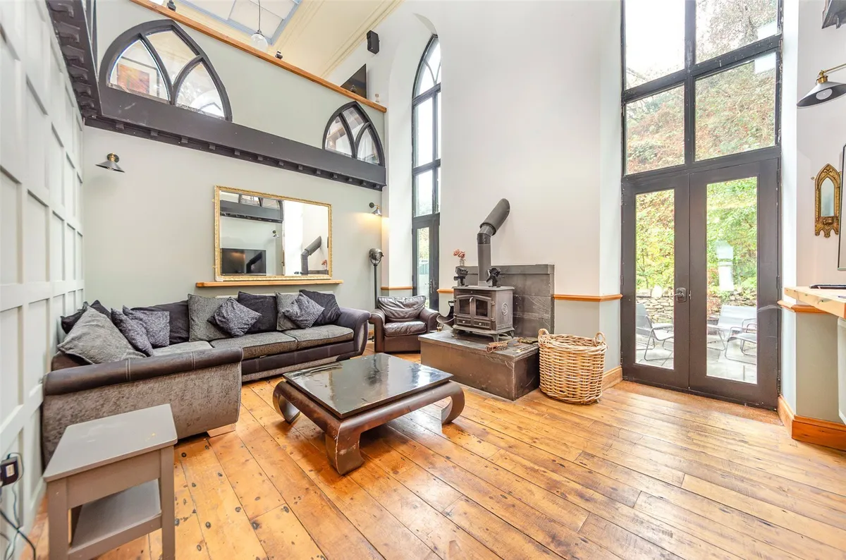 Bryn Crwn, Cwm-y-Glo, Caernarfon, Gwynedd, LL55