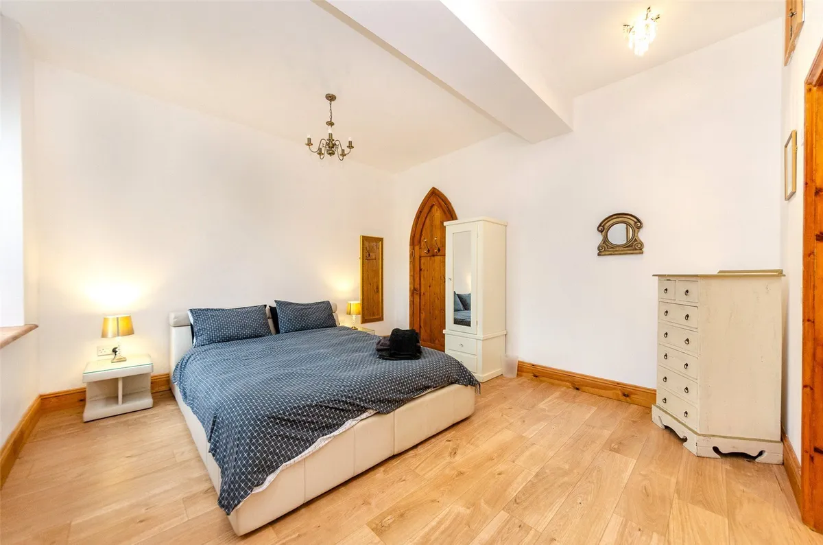 Bryn Crwn, Cwm-y-Glo, Caernarfon, Gwynedd, LL55