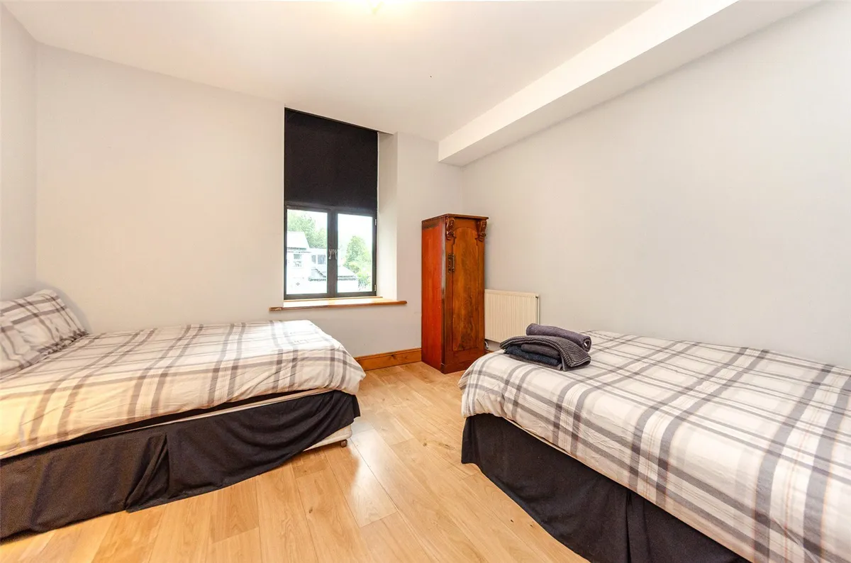 Bryn Crwn, Cwm-y-Glo, Caernarfon, Gwynedd, LL55