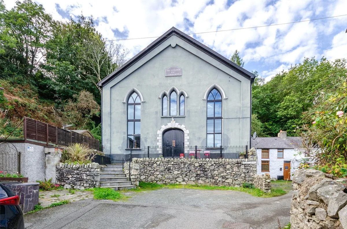Bryn Crwn, Cwm-y-Glo, Caernarfon, Gwynedd, LL55