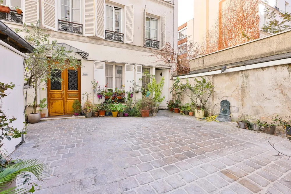 Paris 9th (Saint-Georges), 75009, France