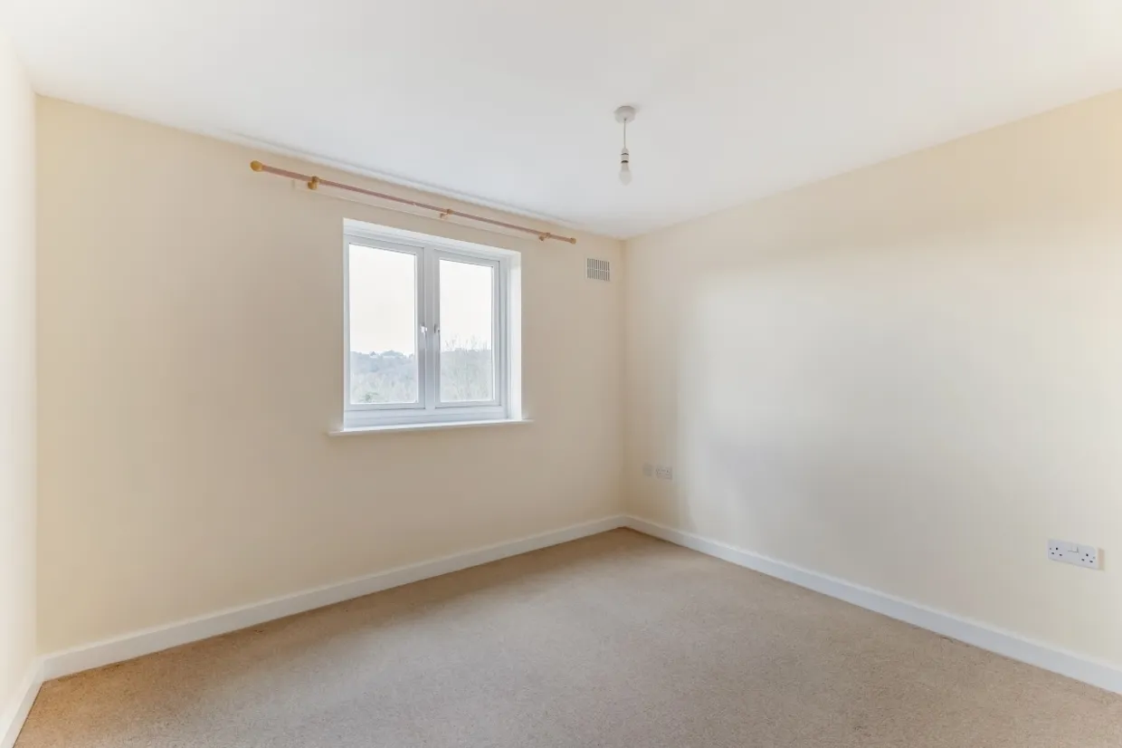 Tadros Court High Wycombe HP13 photo 5