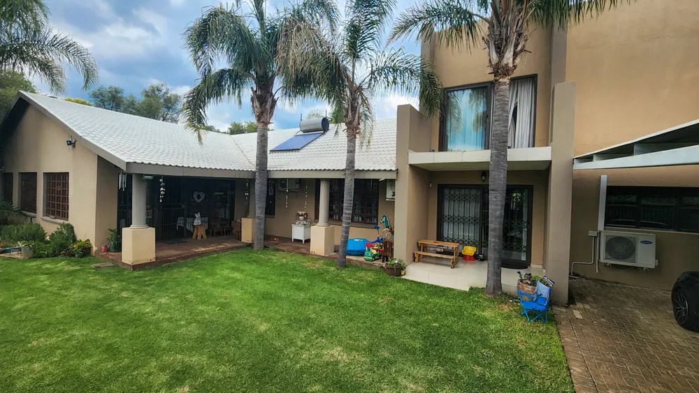 South Africa, North West, Ifafi, Dam Drive, 1
