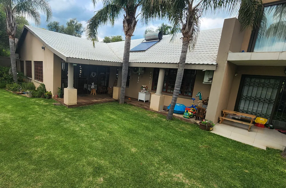 South Africa, North West, Ifafi, Dam Drive, 1
