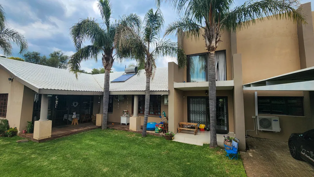 South Africa, North West, Ifafi, Dam Drive, 1