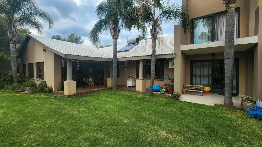 South Africa, North West, Ifafi, Dam Drive, 1