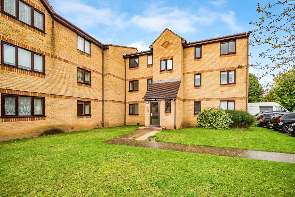 Lowestoft Drive, SLOUGH