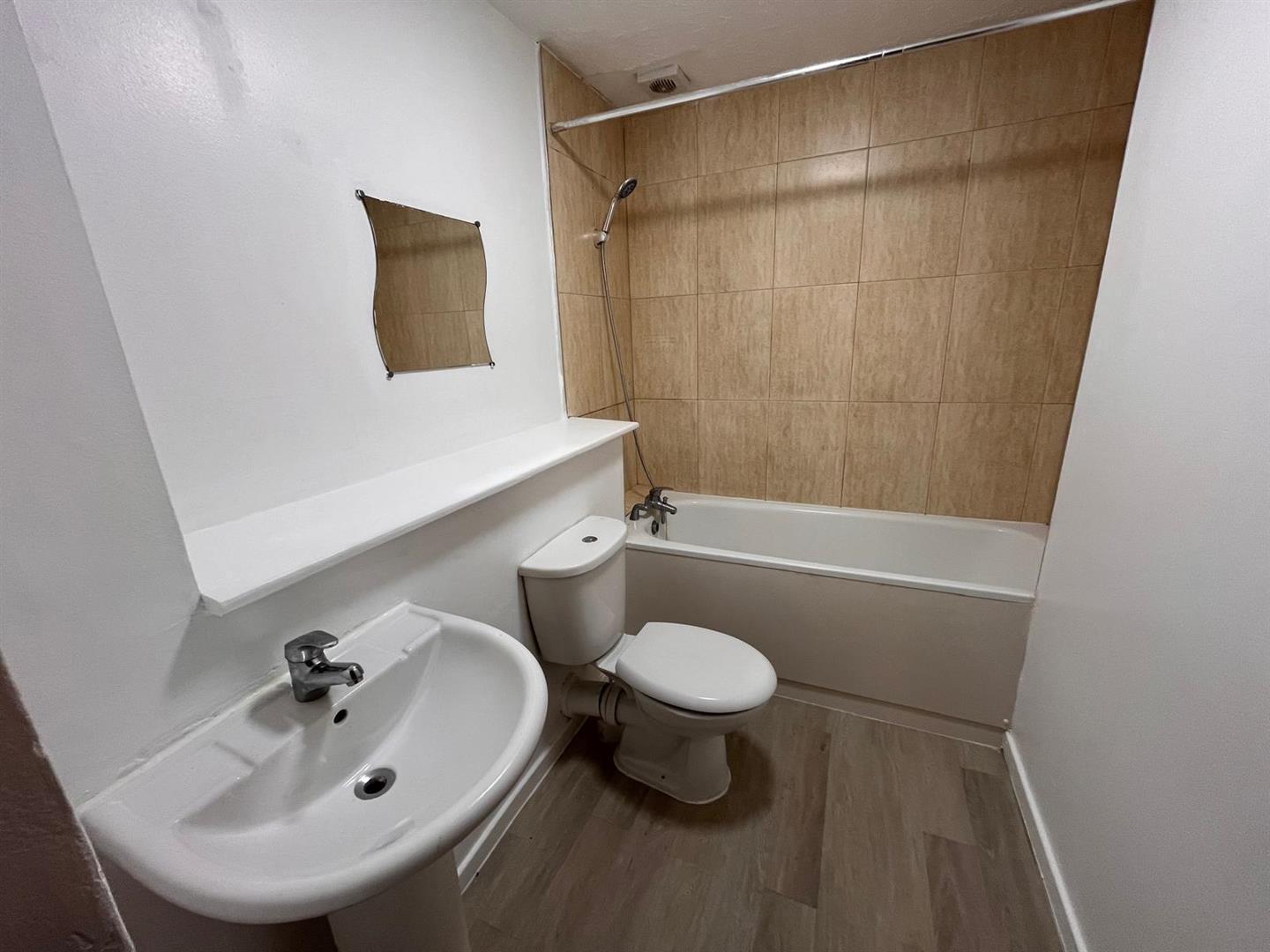 Somerset Gardens, London Image 9