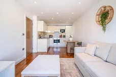 Holman Road London SW11 photo 4