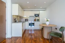 Holman Road London SW11 photo 5