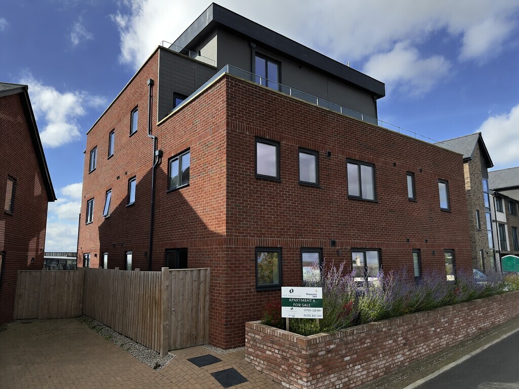Gordon Richards House, Furlong View, The Paddock Image 1