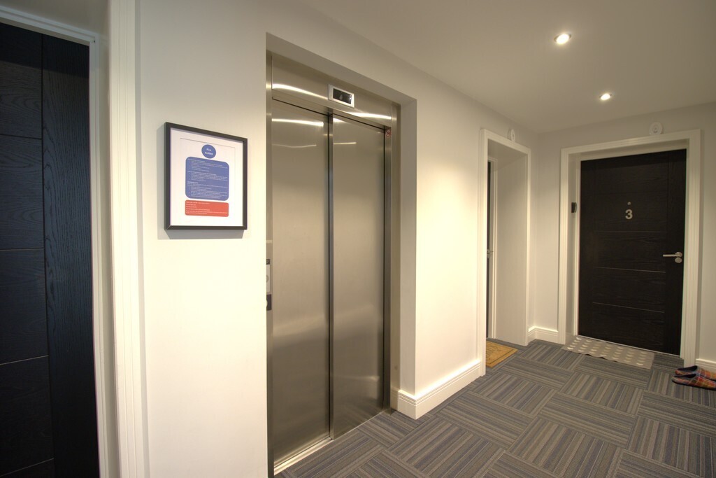 Gordon Richards House, Furlong View, The Paddock Image 9