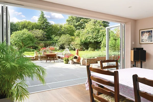 Hilltop Road, West Hoathly, RH19 photo 6
