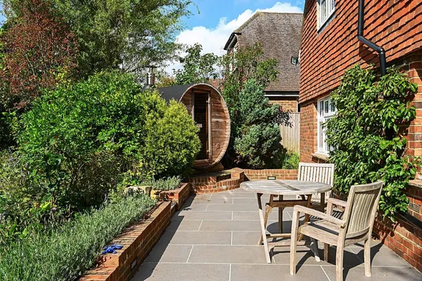 Hilltop Road, West Hoathly, RH19 photo 14
