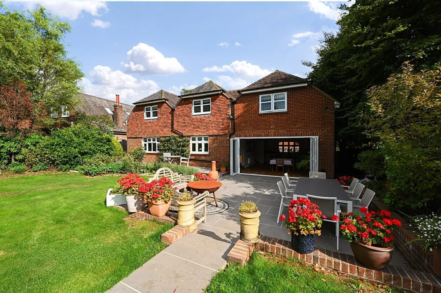 Hilltop Road, West Hoathly, RH19 photo 15
