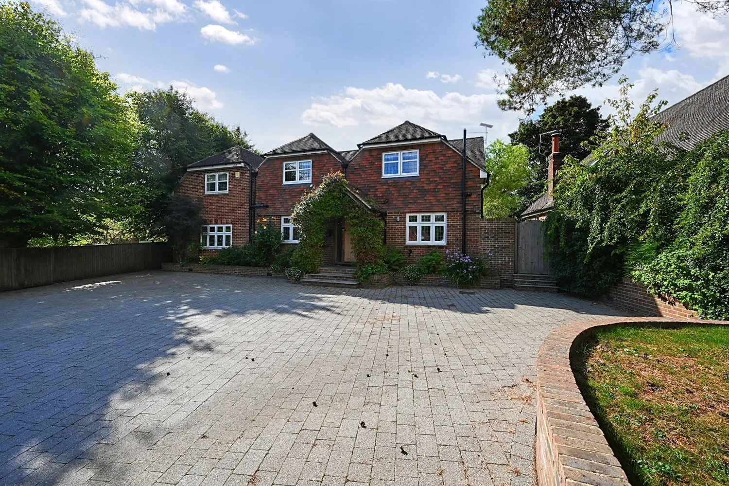 Hilltop Road, West Hoathly, RH19 photo 16