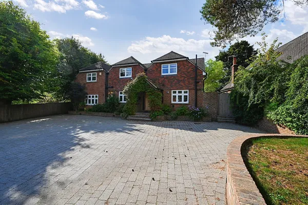 Hilltop Road, West Hoathly, RH19 photo 16