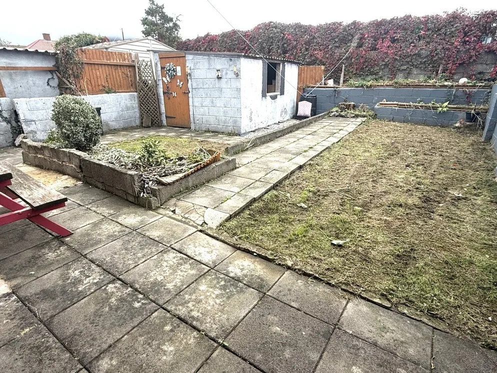 Property carousel item 13