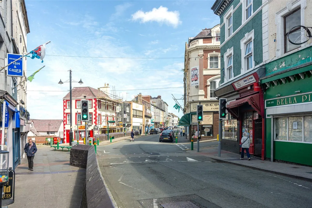 Bridge Street (  4 North Penrallt), Caernarfon, Gwynedd, LL55