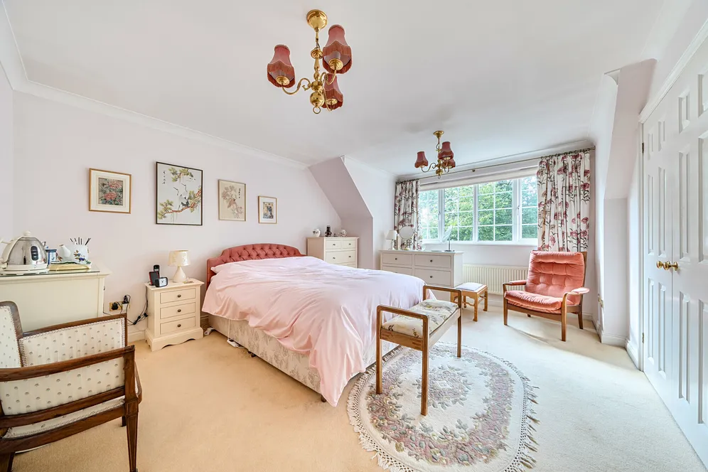 White House Walk, Farnham, GU9 photo 7