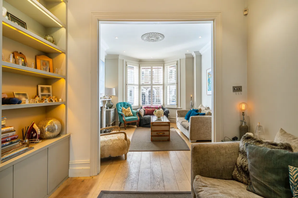 Wroughton Road, London, SW11 photo 11