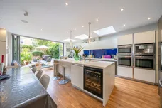Wroughton Road, London, SW11 photo 15