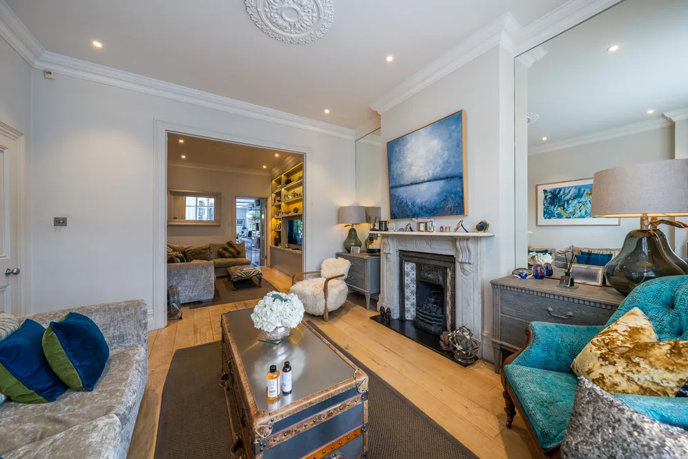 Wroughton Road, London, SW11 photo 18