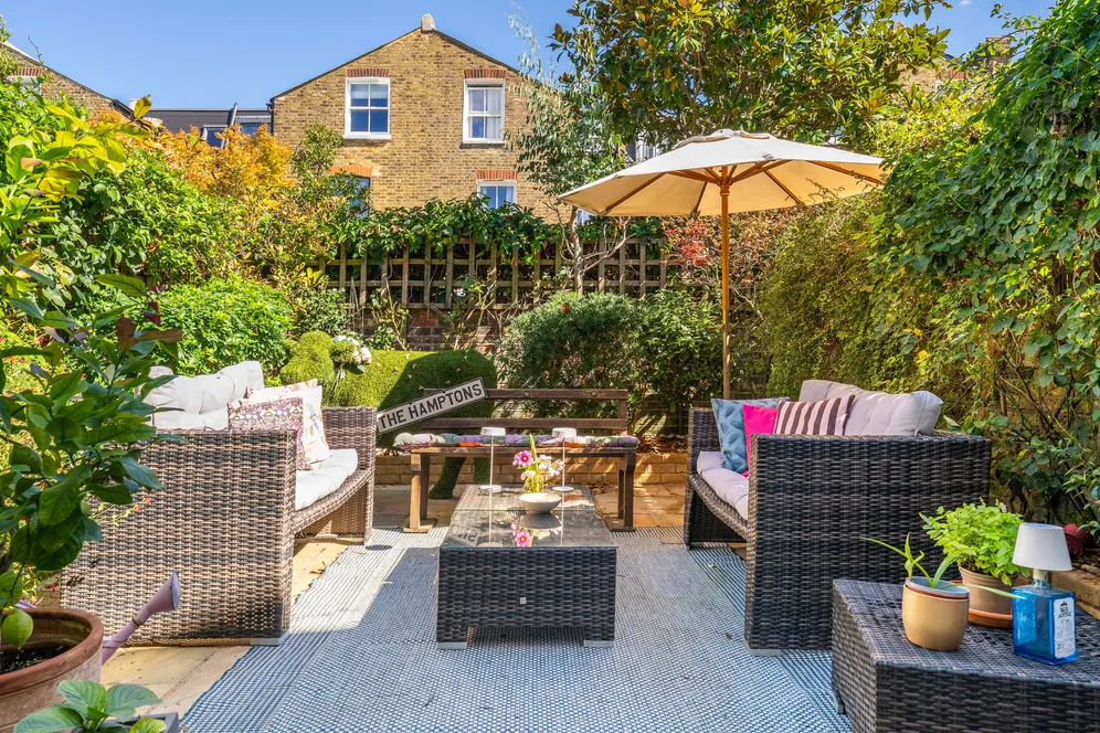 Wroughton Road, London, SW11 photo 24
