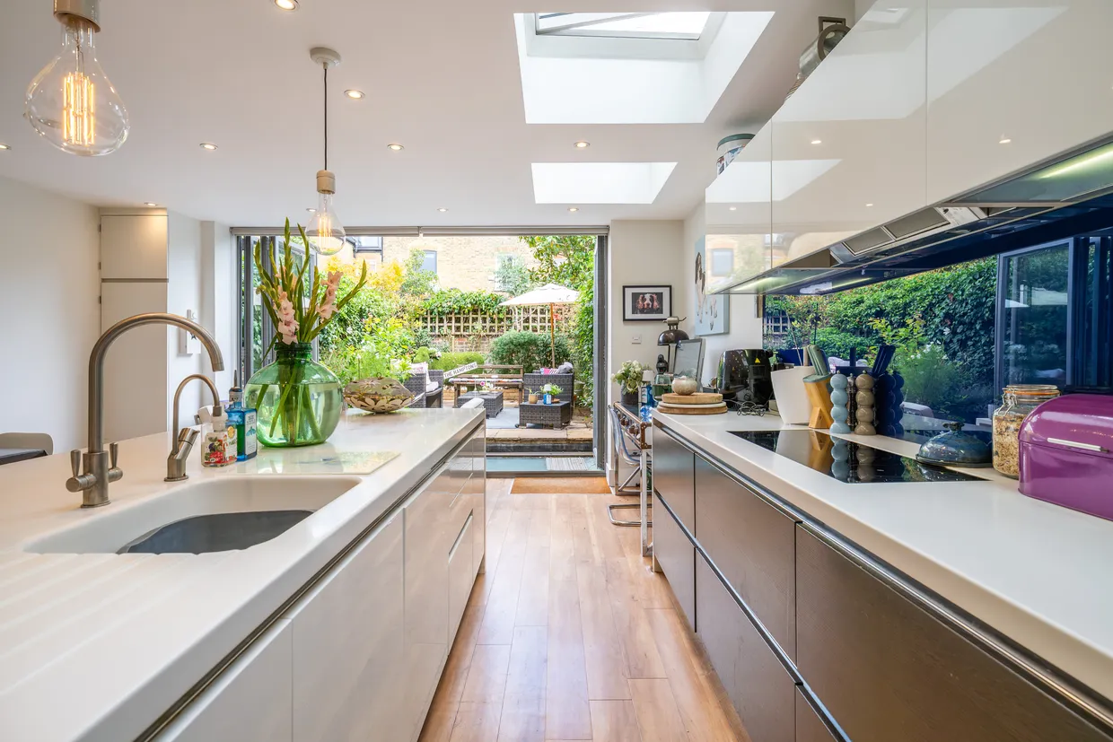 Wroughton Road, London, SW11 photo 25