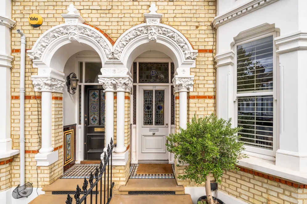 Wroughton Road, London, SW11 photo 30