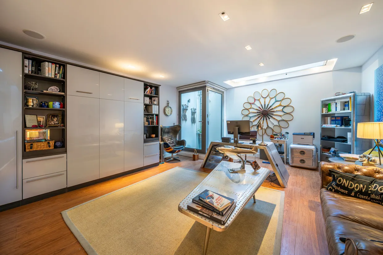 Wroughton Road, London, SW11 photo 38