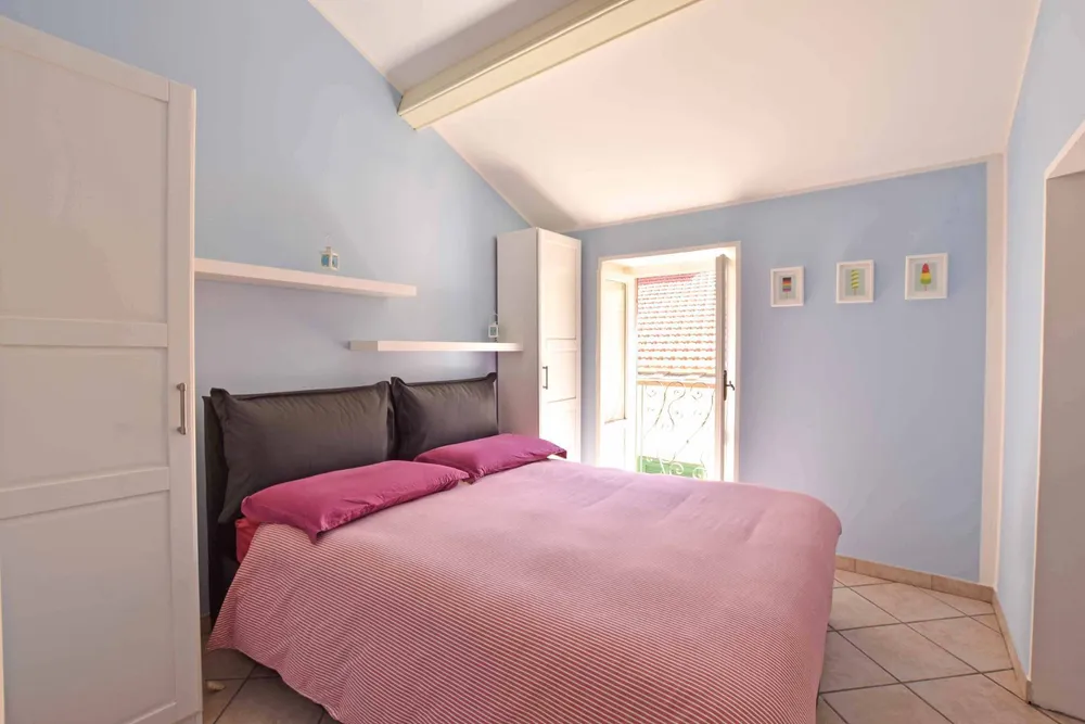 View image gallery of via XX Settembre, Alassio, Liguria