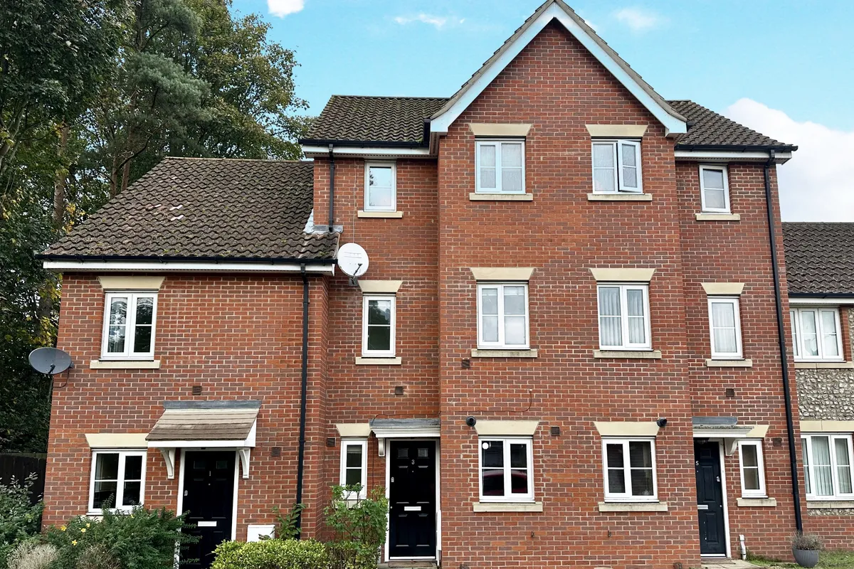 Evergreen Way, Mildenhall, BURY ST. EDMUNDS