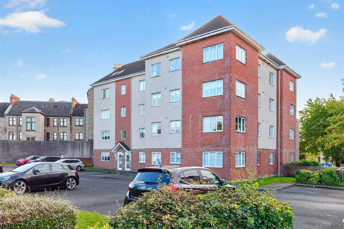 Robertsons Gait, Paisley