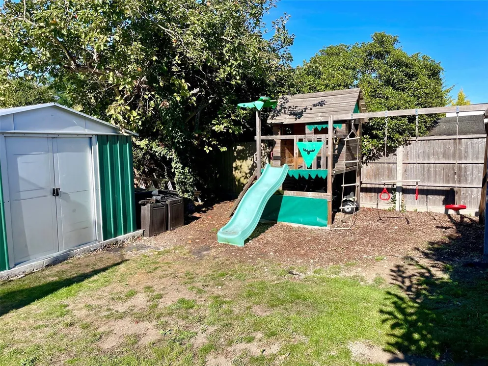 Property carousel item 25