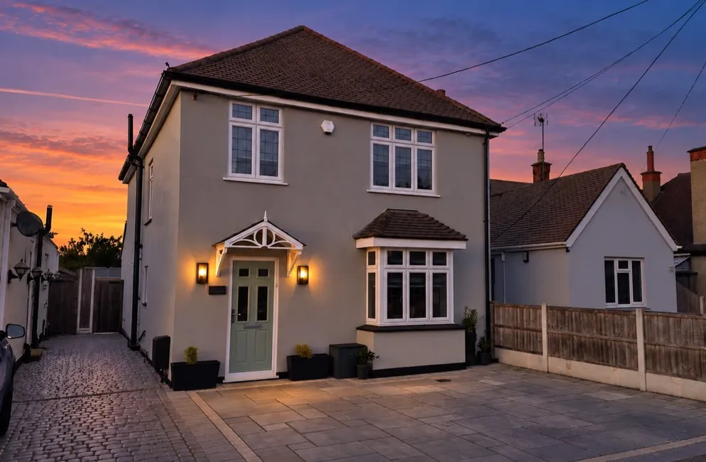 Property carousel item 28