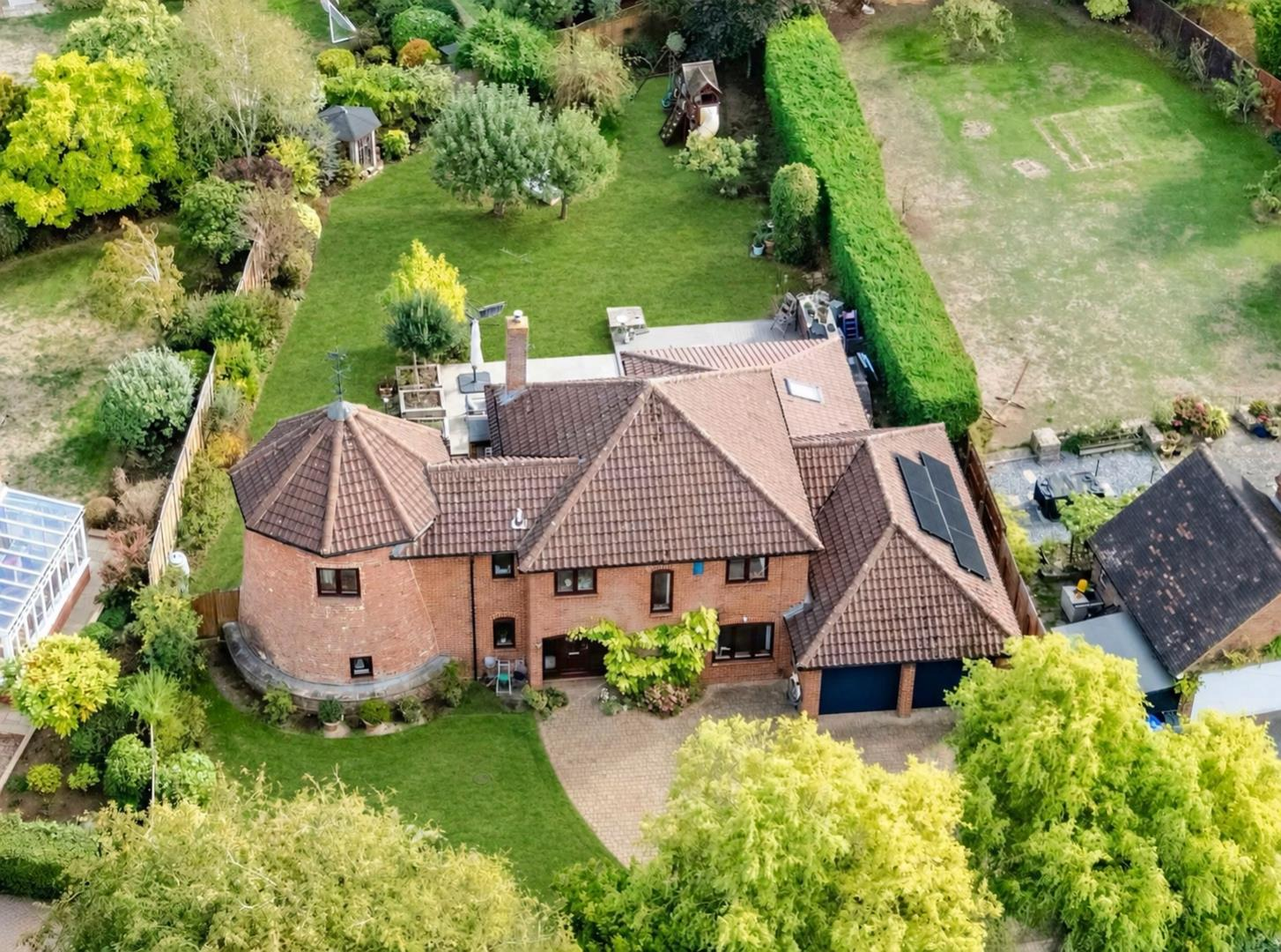 Stratford Drive, Wootton, Northampton Image 1