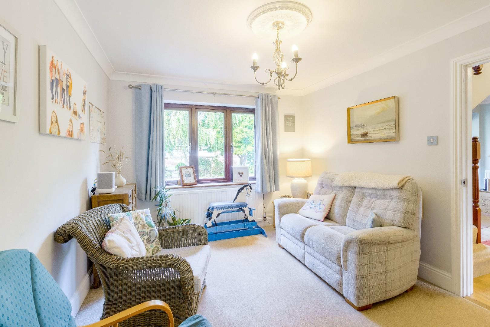 Stratford Drive, Wootton, Northampton Image 9