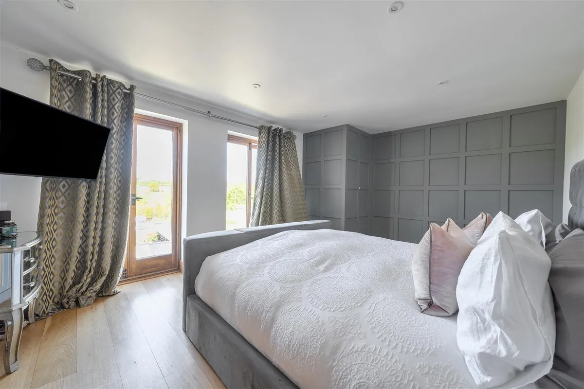 New Price / mid Kent