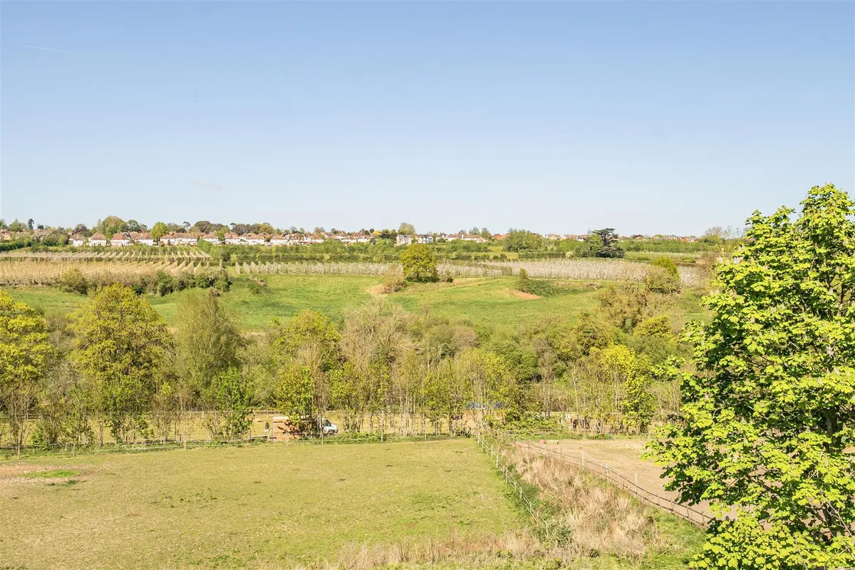 New Price / mid Kent