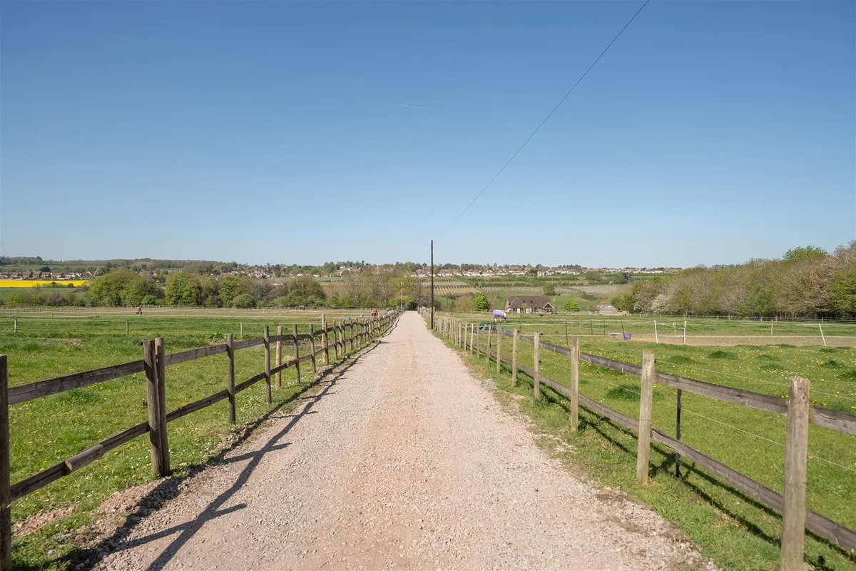 New Price / mid Kent
