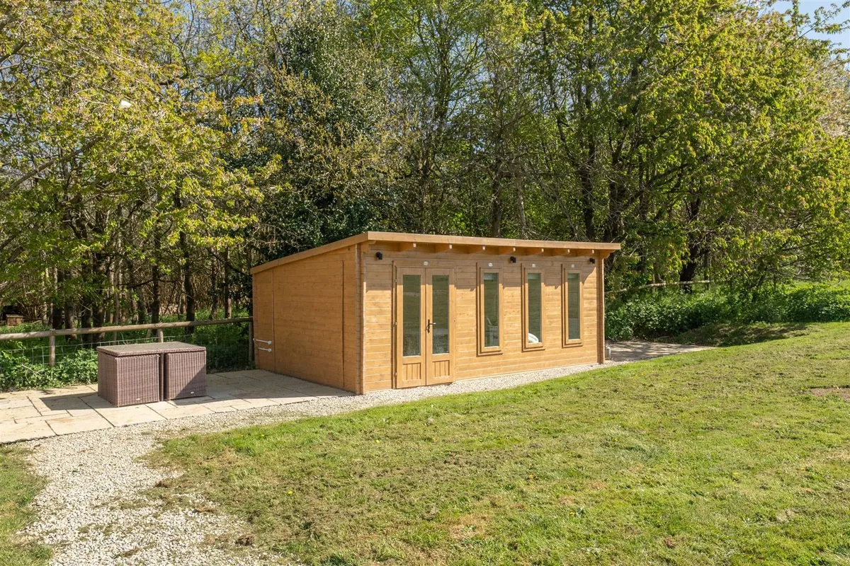 New Price / mid Kent